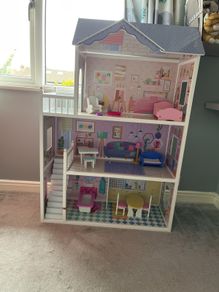 Excellent condition dolls house