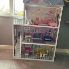 Excellent condition dolls house
