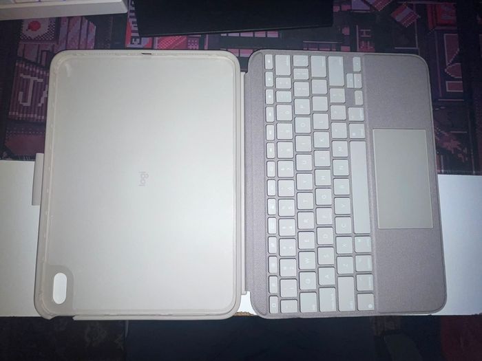 Logitech Combo Touch, Detachable iPad Keyboard Case (10th gen and A16)
