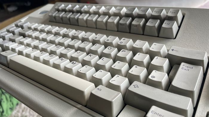 Clean IBM Model M retro keyboard all keys and working