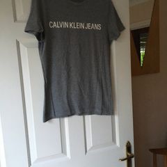Calvin Klien t shirt