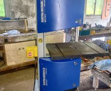 Band saw