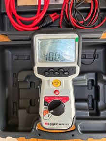 Megger MIT410/2 Digital insulation tester
