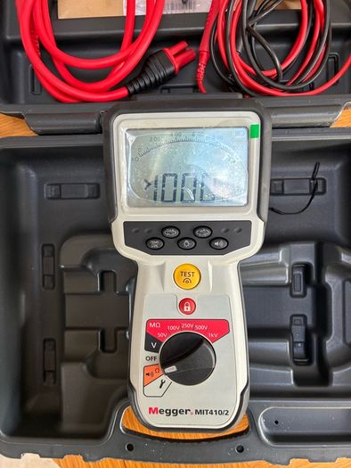 Megger MIT410/2 Digital insulation tester