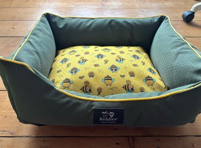 Cat or small dog bed waterproof