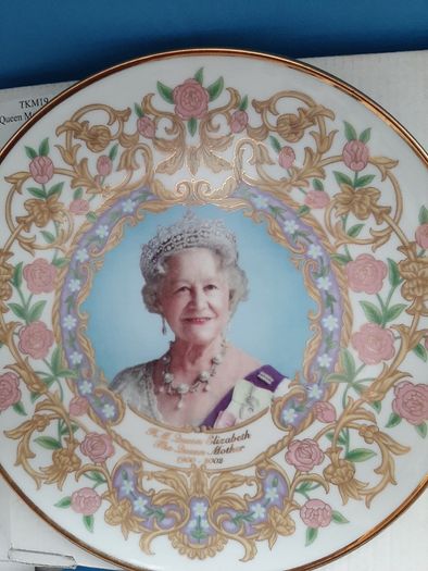 new in unopened box queen Jubilee plate