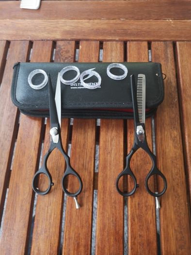 Instrument hair cutting sissors