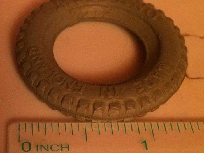 Meccano & Tri-ang tyres/wheels
