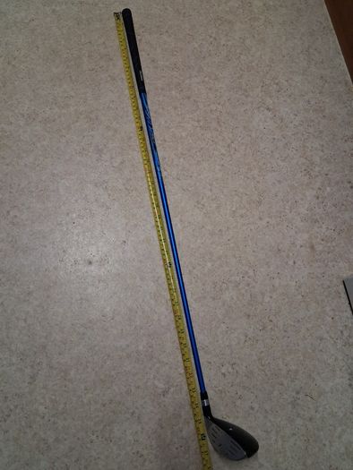 Golf clubs. Junior Set Of Left Handed MacGregor Golf Clubs For 9 To 12 Year Old. Collect In Dublin Or Receive Via Post.