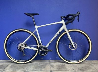 105, Giant contend ar