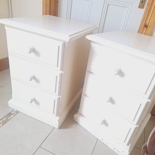 Cream Lockers x2