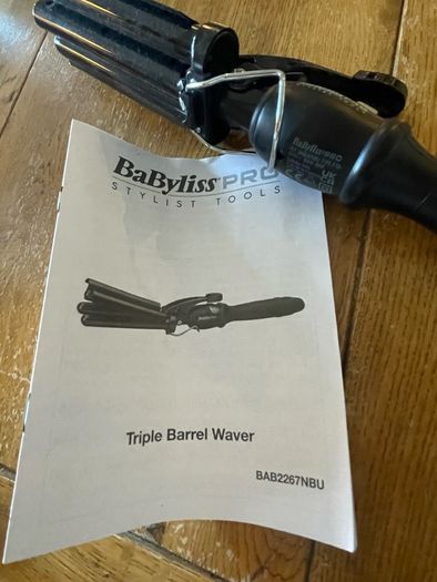 hair triple barrel waver.  Babyliss Pro.