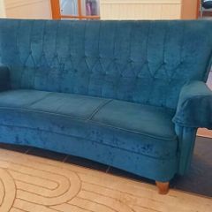 Top conditon 3-seater sofa couch teal velvet 72inches