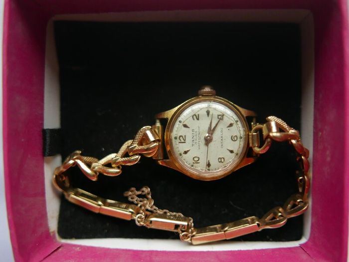 Vintage Tanis 17 Jewel Mechanical Watch - Womens Swiss - Gold Plated Watch (the watch works well and keeps time)