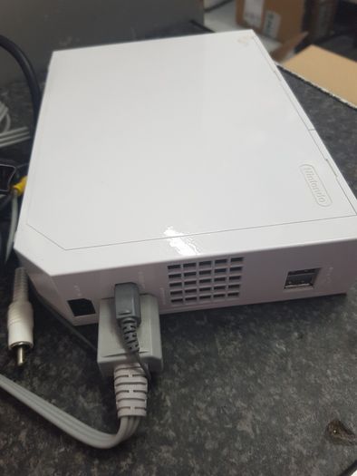 Nintendo Wii Console (Model RVL-001) + Cables