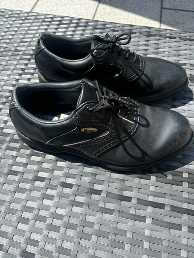 Golf shoes
