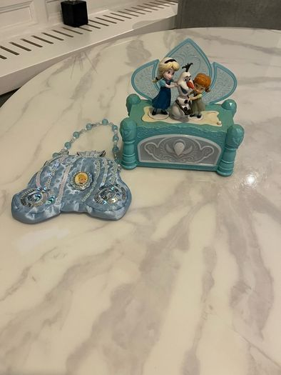 Elsa jewellery box (batteries included) and Elsa bag