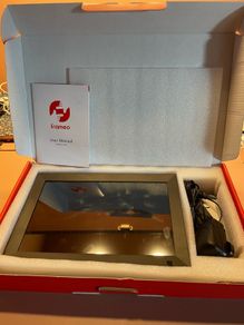 Frameo digital frame