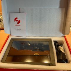 Frameo digital frame