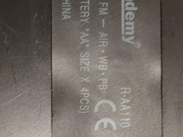 Academy CB-TV1-FM-AIR.WB.PB, Model R-AA110, takes 4 AA Batterys, in very good condition and works well