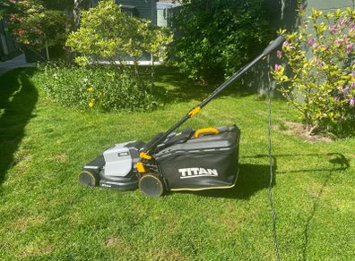 Electric Lawnmower