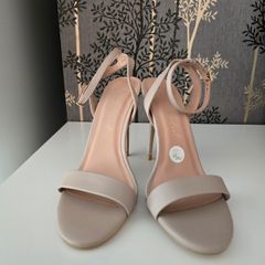 Ladies Nude Colour Strap Heels Size 6 (EU 39)