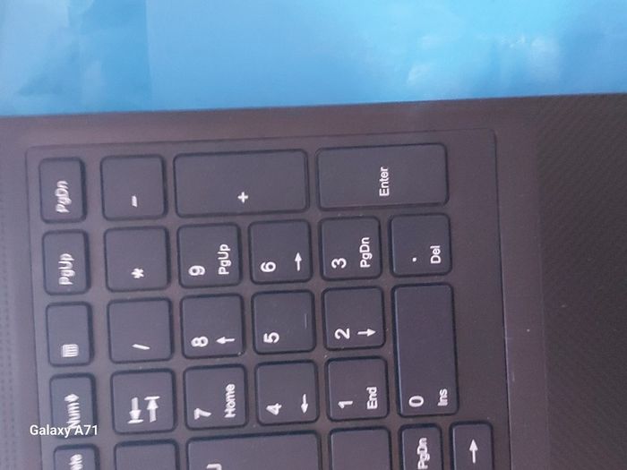 Fujitsu Lifebook Stylistic Series, Model A1530,  Intel Core i5-1035G1 CPU, 1.19GHz, 8GB Ram, 300GB SSD, Windows 10, Microsoft Edge, Chrome and VLC