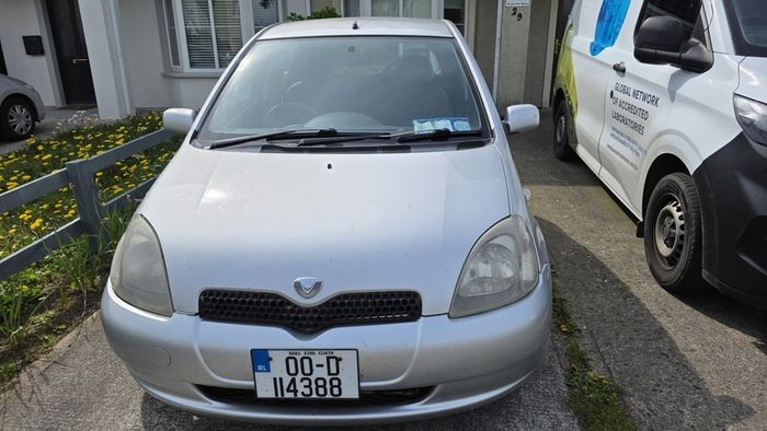 2000 Toyota Vitz