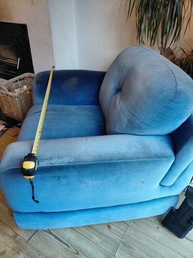 Lovely (FREE!) Blue armchair