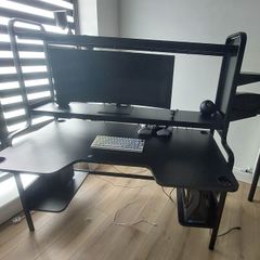 Gaming desk