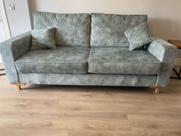 Finline Furniture Couch and Footstool Daytona