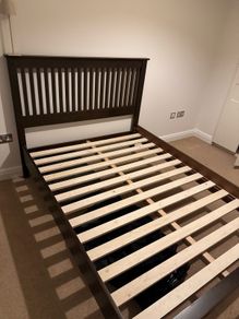 Bed & Lockers