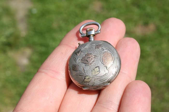 Antique Pocket Watch Mechanical Movement (in working order)