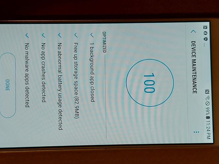 Samsung Galaxy A8, Model SCV32, 32GB HDD, 2GB Ram, excellent condition and working great