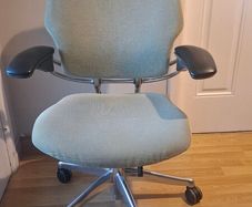 Humanscale Freedom Chair