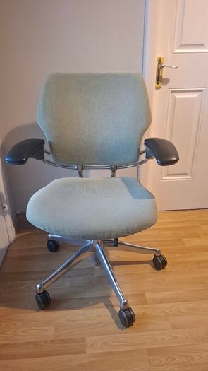 Humanscale Freedom Chair