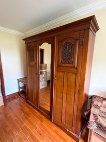 Wardrobe/Armoire