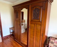 Wardrobe/Armoire