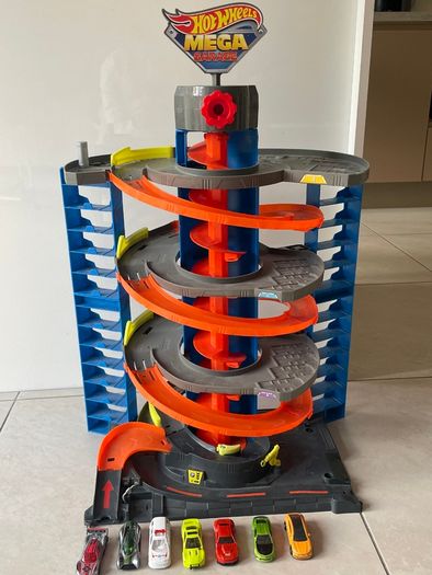 Hot Wheels Garage
