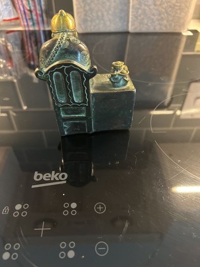 bronze Japanese trader