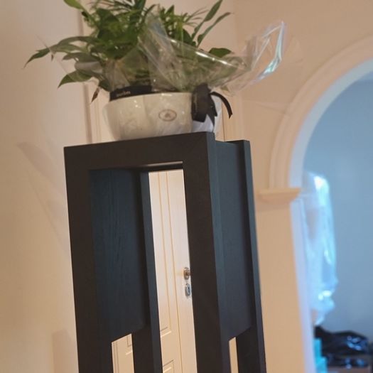 Table/Stand/Pedestal