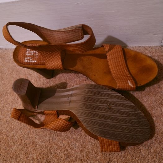 Sandle strap heels