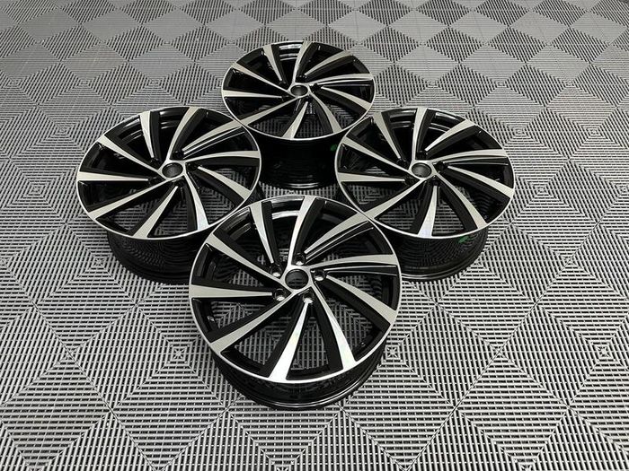 18 19" Skoda Perseus Style Wheels Octavia Scout Superb Karoq Kodiaq Enyaq A3 Vw Golf 5x112