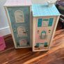 Doll house Image 3