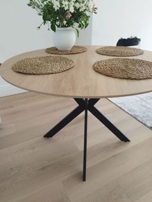Round dining table 110cm