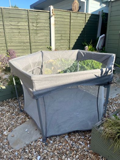 Miniuno playpen