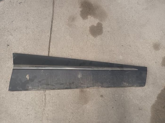 Renault captur driver side door moulding