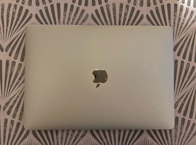 Apple MacBook Pro 13 inch (2017)