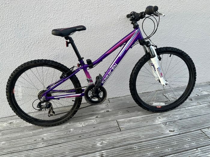 Girl's 24 inch hardtail mountain bike