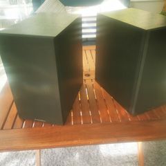 Bowers and Wilkins 685 S2 speakers